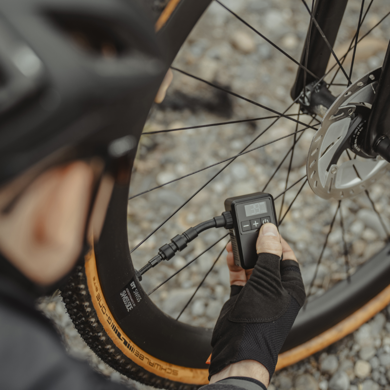 Topeak E-Booster Digital Mini Pump-3