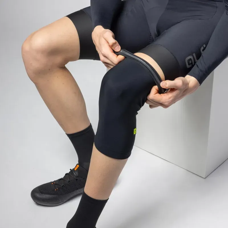 Ale Clothing Termico Legwarmers in Black-2