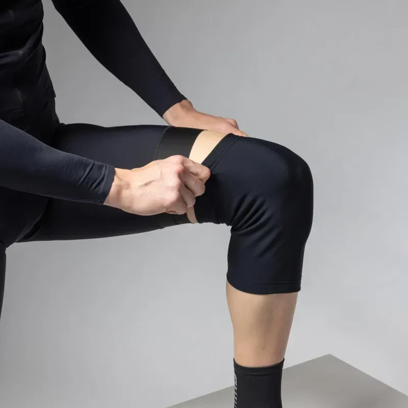 Ale Clothing Termico Legwarmers in Black-3