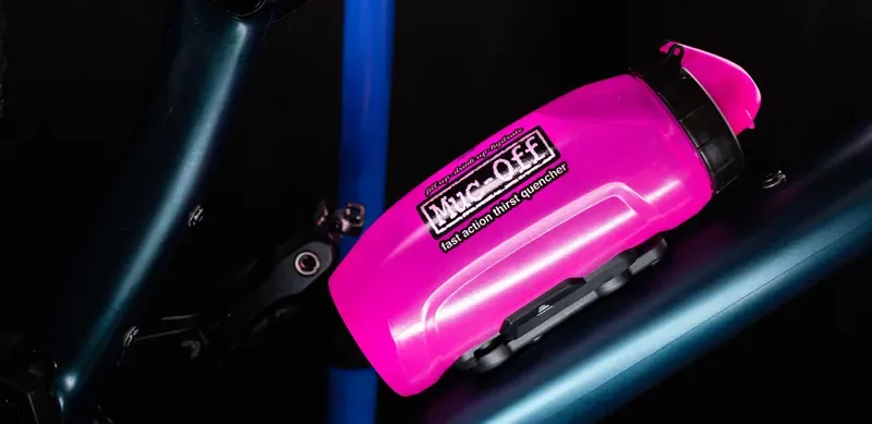Muc Off x Fidlock Twist Bottle 590ml + Bike Base Pink-6